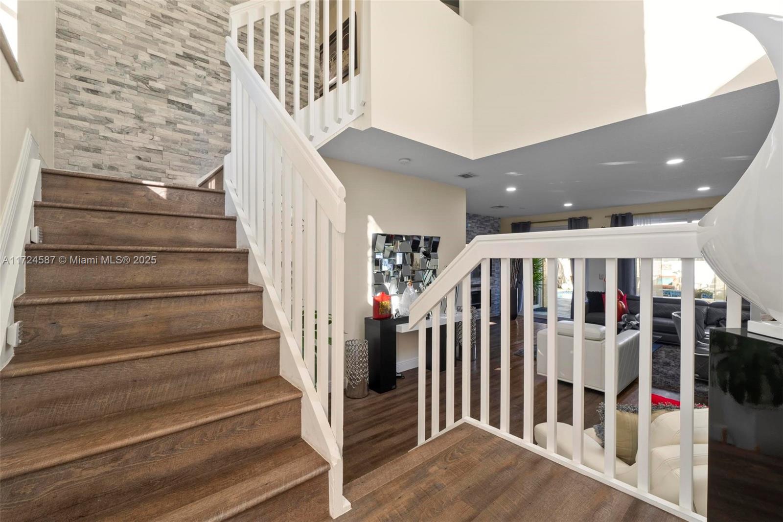 15887 Nw 4th Ct Property Photo 13