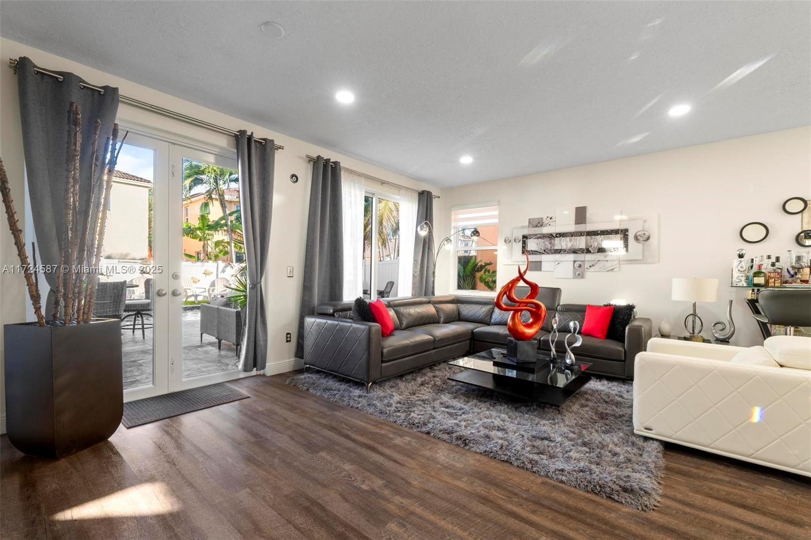 15887 Nw 4th Ct Property Photo 16