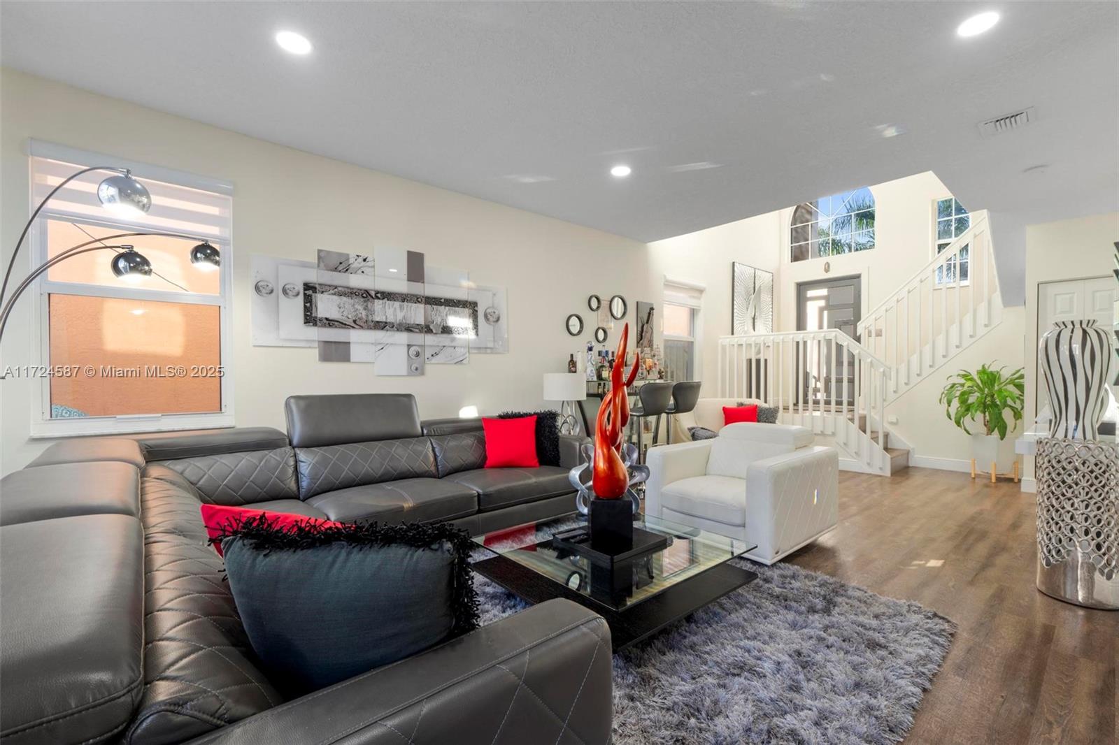 15887 Nw 4th Ct Property Photo 17