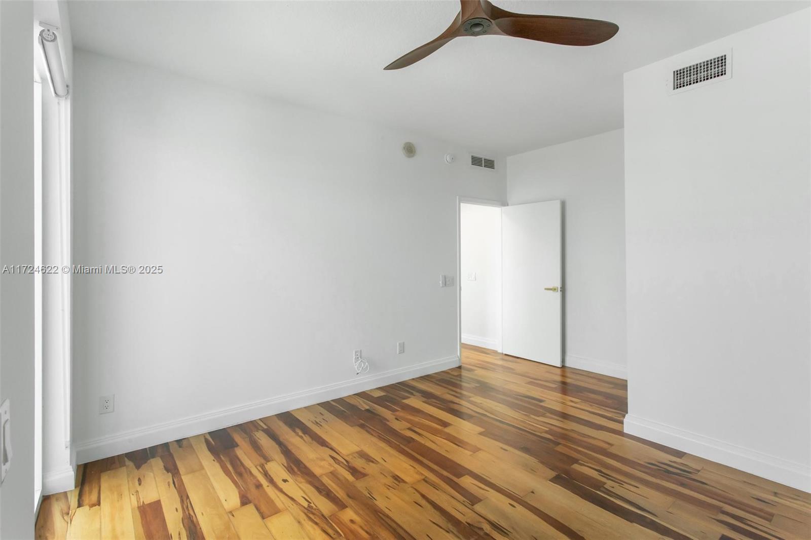 60 Sw 13th St 4413 Property Photo 18