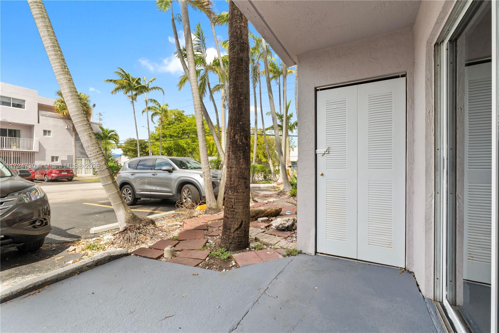 2660 W 76th St 106 Property Photo 10