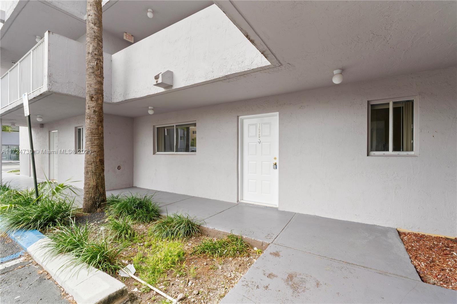 2660 W 76th St 106 Property Photo 12