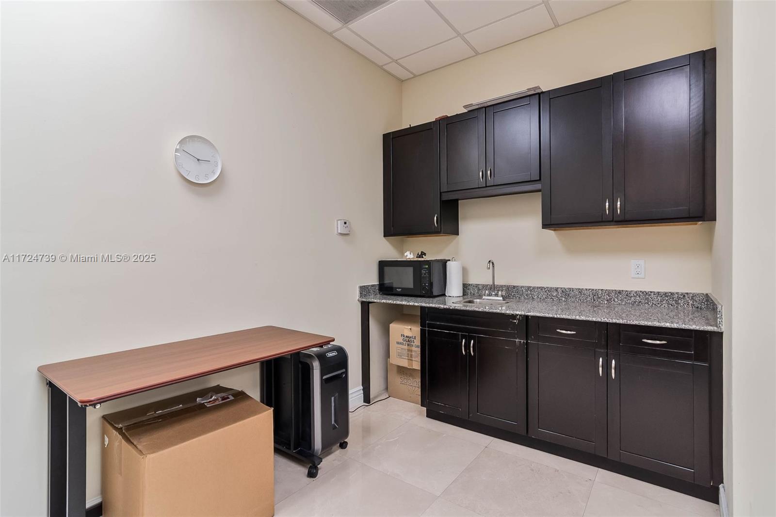 1600 Ponce De Leon Blvd 905 Property Photo 11