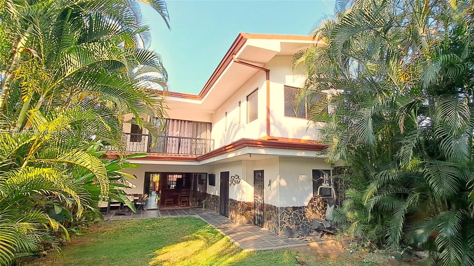 Avenida 6 Jaco Sol Property Photo 1