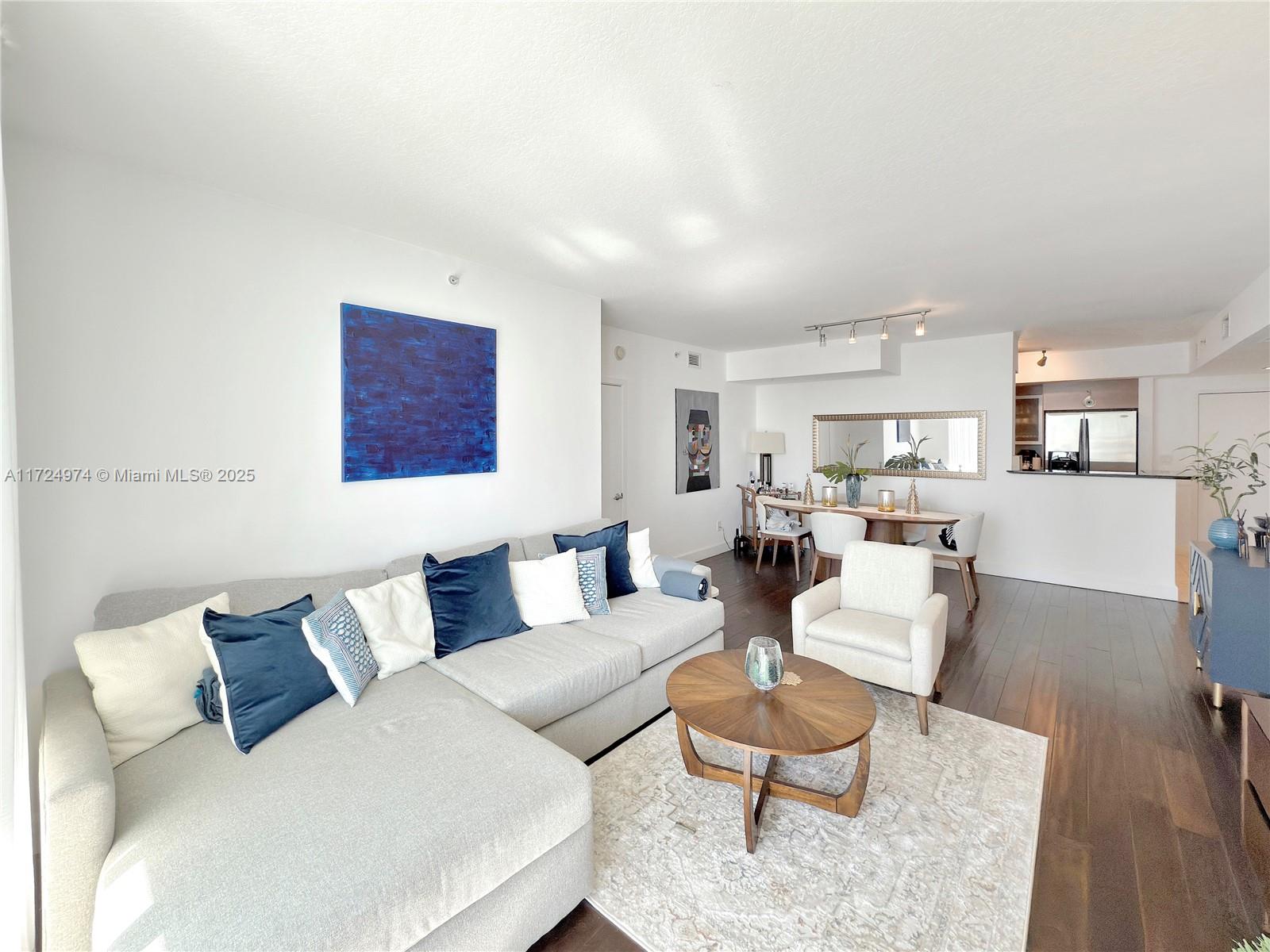 335 S Biscayne Blvd 2905 Property Photo 3