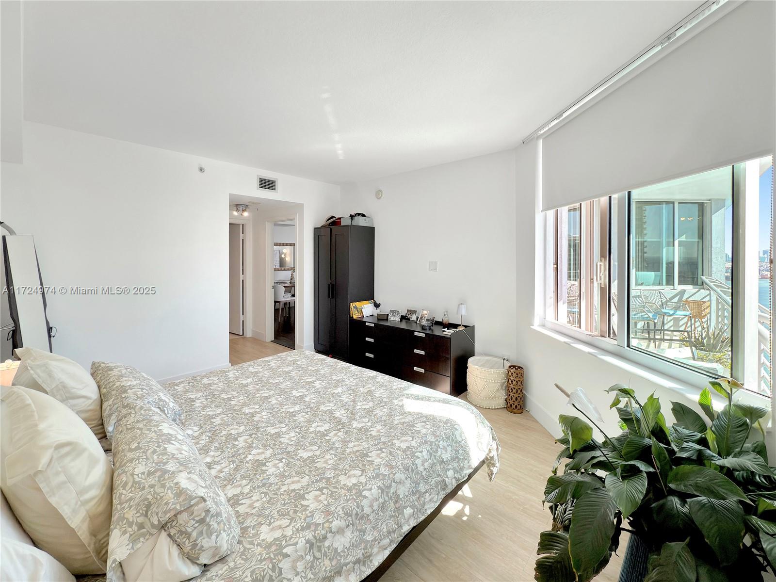 335 S Biscayne Blvd 2905 Property Photo 10
