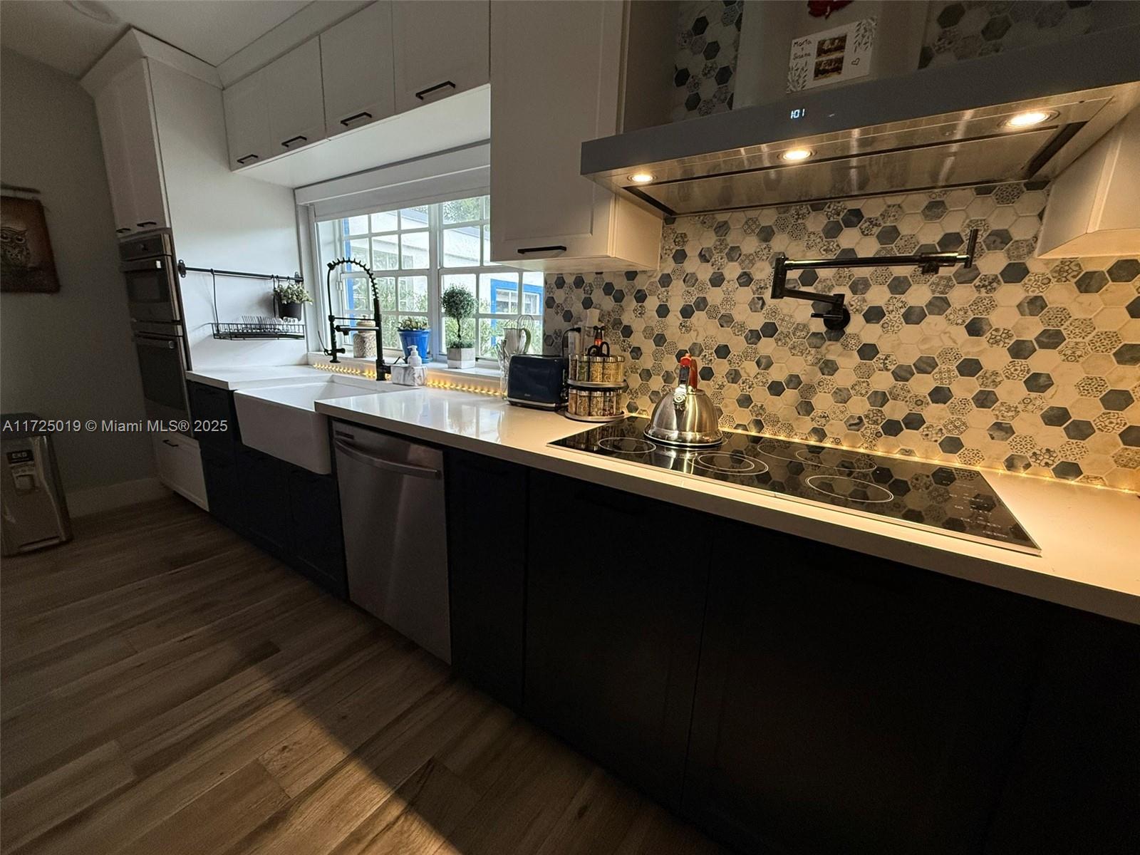 12500 Alamanda Dr Property Photo 16