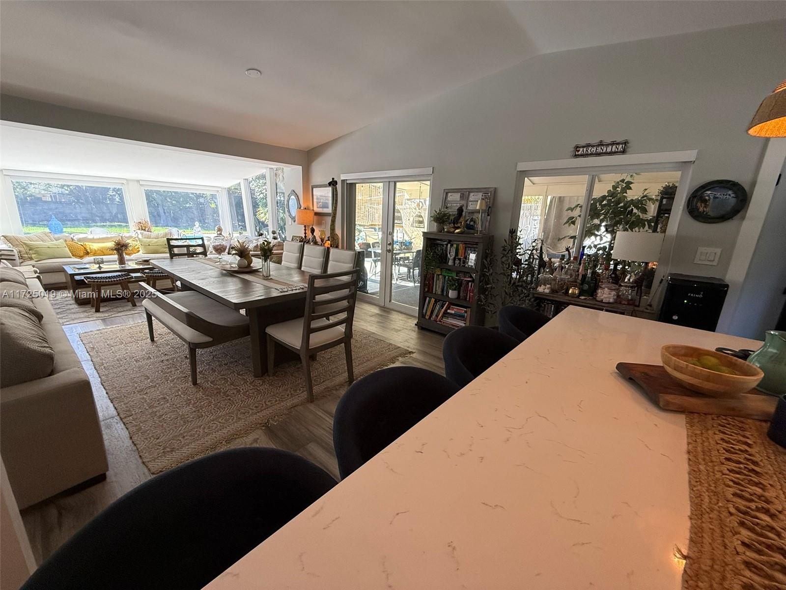 12500 Alamanda Dr Property Photo 18