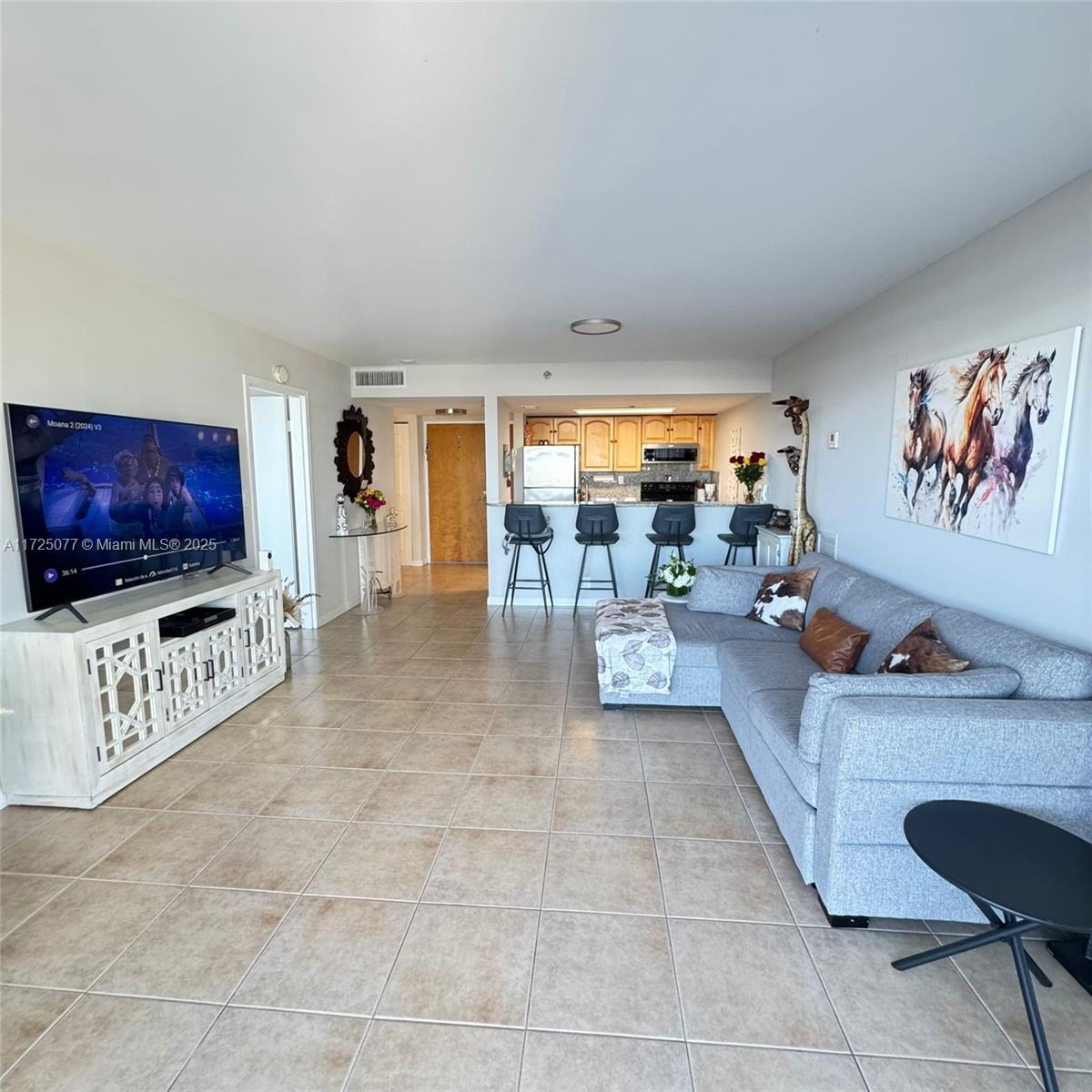 7601 E Treasure Dr 512 Property Photo 12