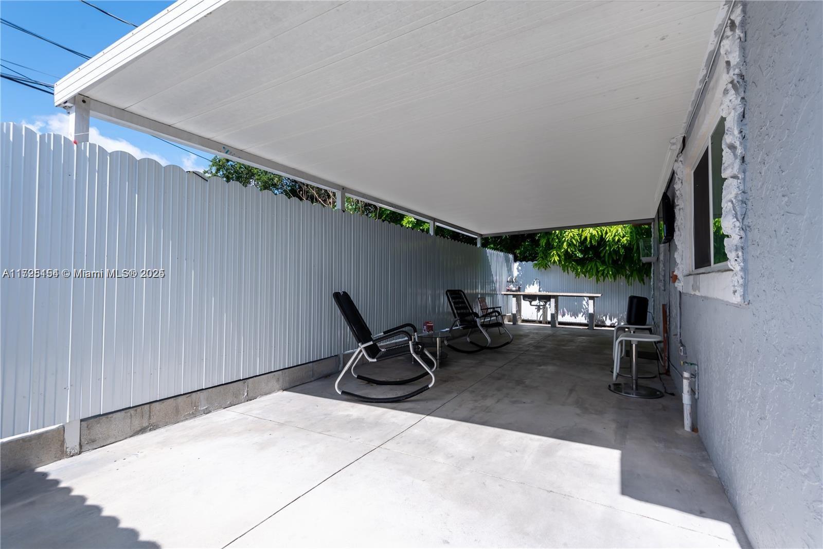 2800 Nw 94th St Property Photo 36