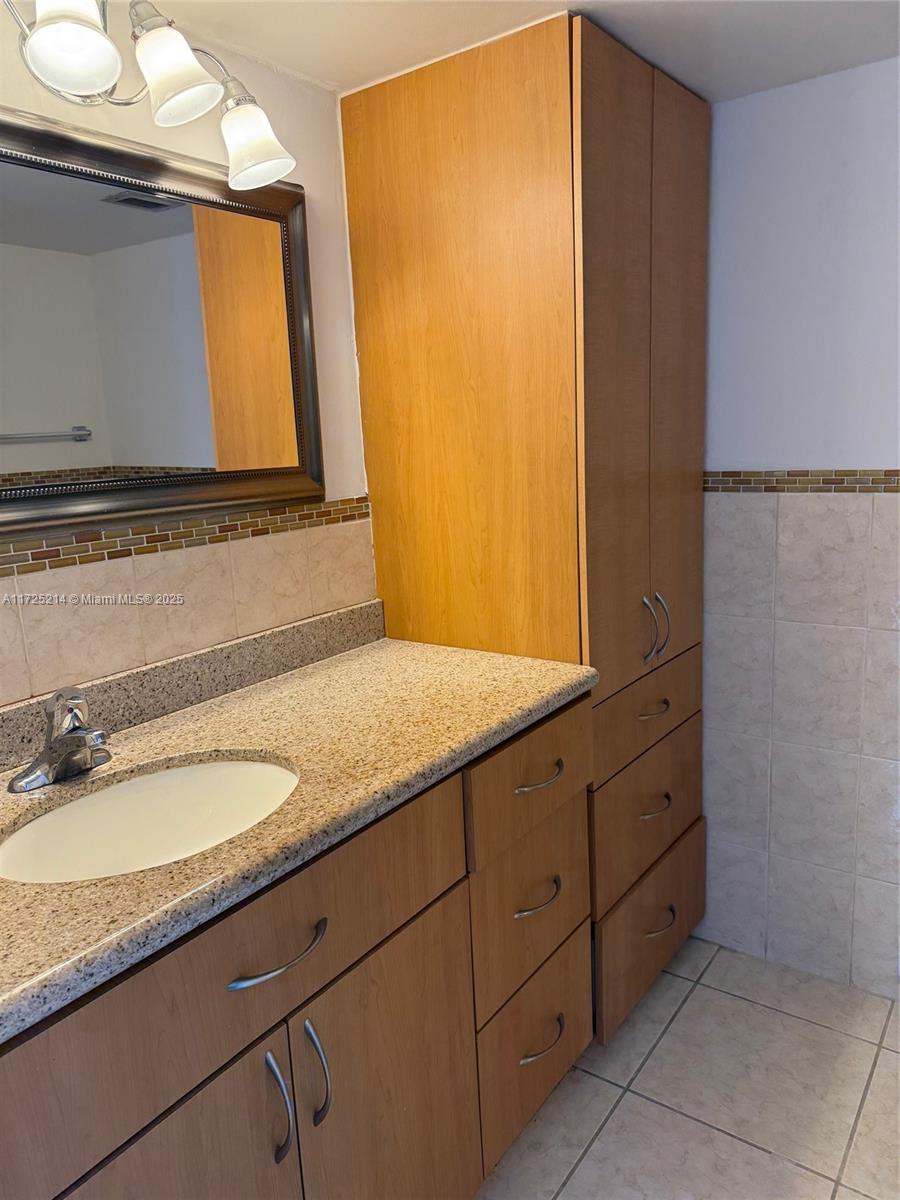 5701 Collins Ave 1011 Property Photo 45