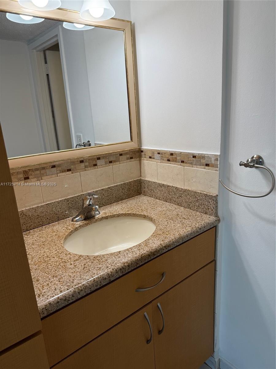 5701 Collins Ave 1011 Property Photo 48