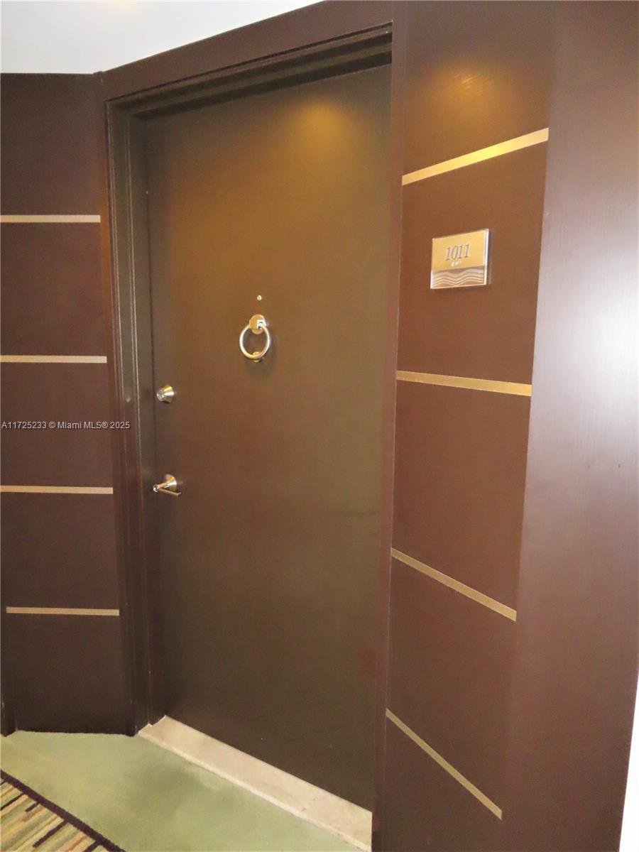 5701 Collins Ave 1011 Property Photo 4