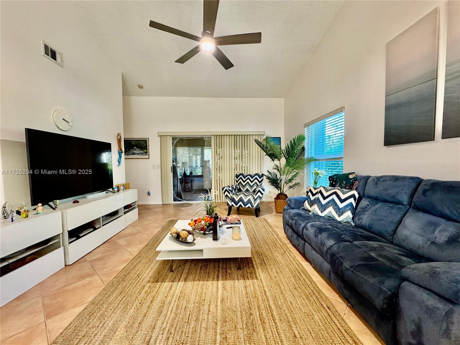 11078 Se Sea Pines Cir Property Photo 1