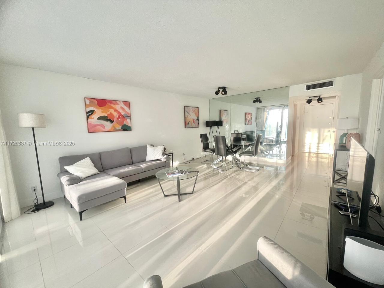 2030 S Ocean Dr 903 Property Photo 2