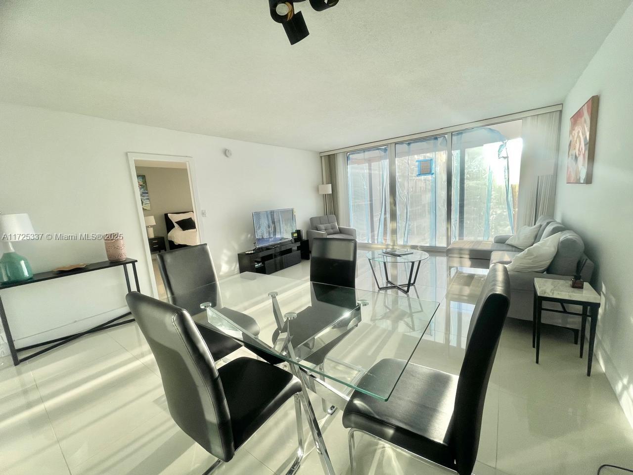 2030 S Ocean Dr 903 Property Photo 3
