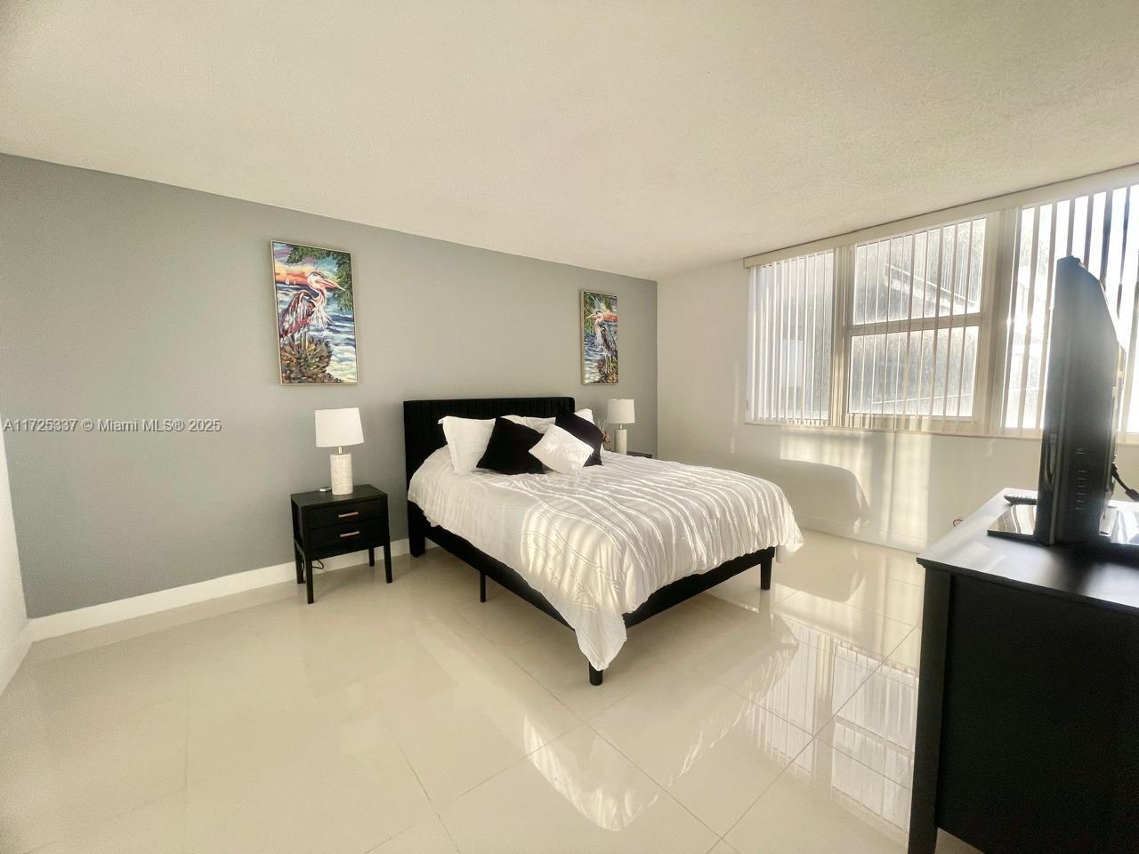 2030 S Ocean Dr 903 Property Photo 8