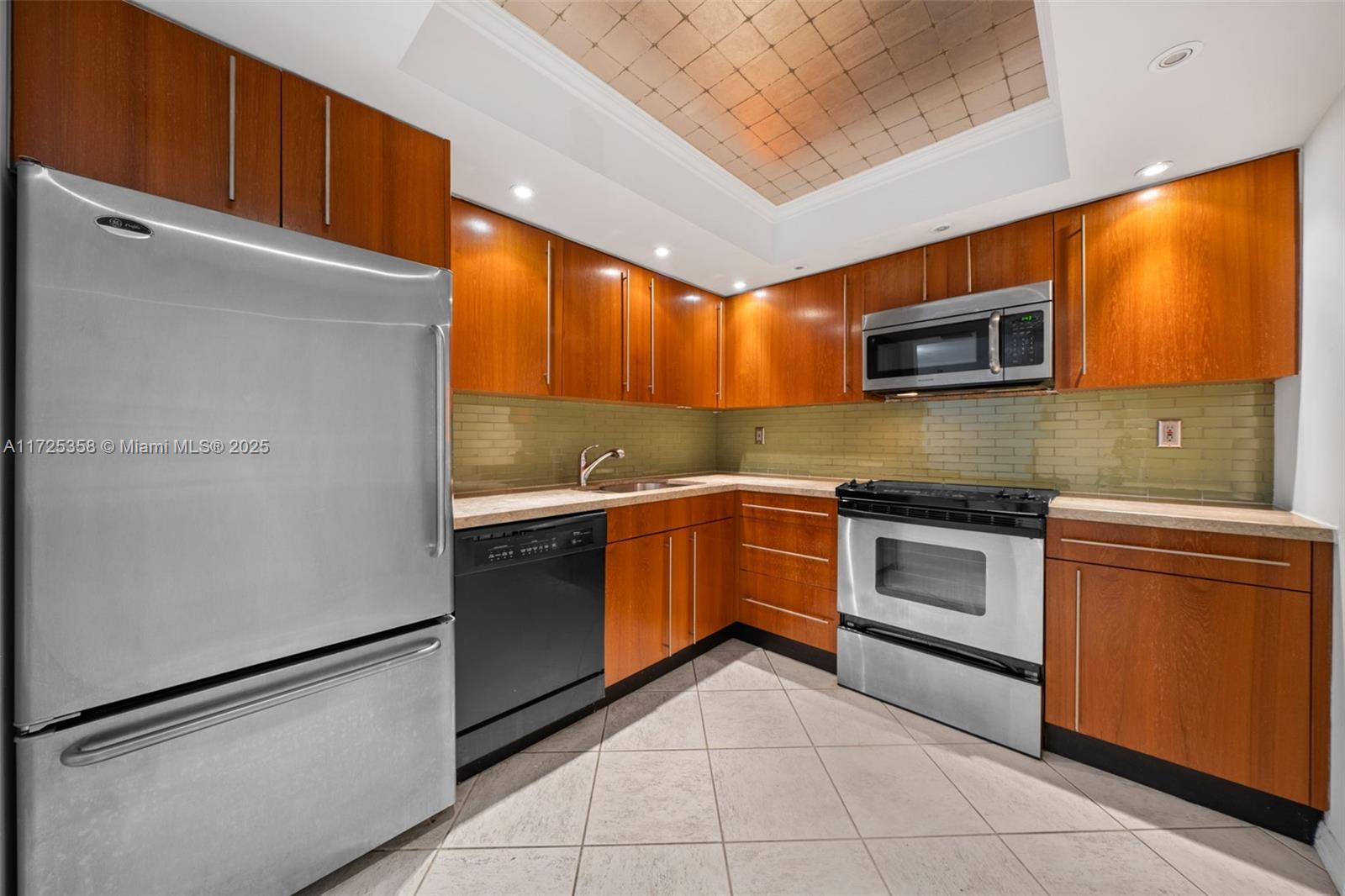 1775 Washington Ave 4G Property Photo 1