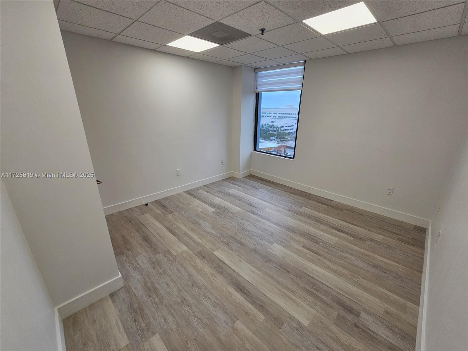 12550 Biscayne Blvd 800-4 Property Photo 6