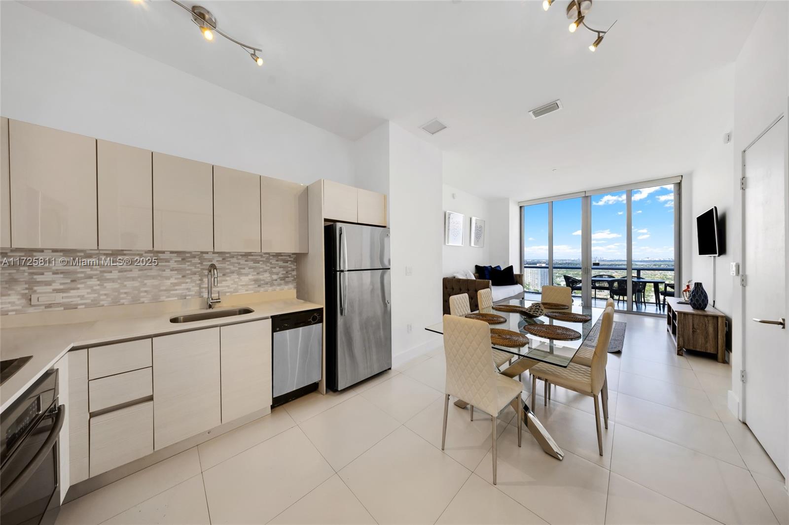 2600 E Hallandale Beach Blvd T3304 Property Photo 9