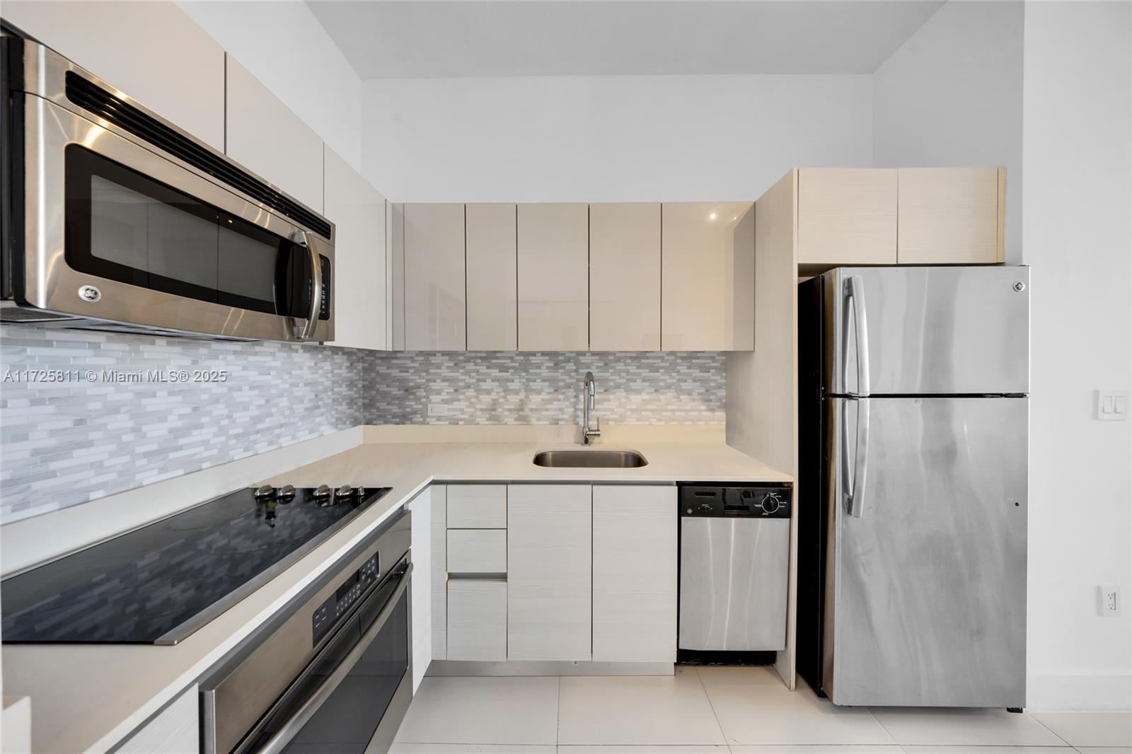 2600 E Hallandale Beach Blvd T3304 Property Photo 10
