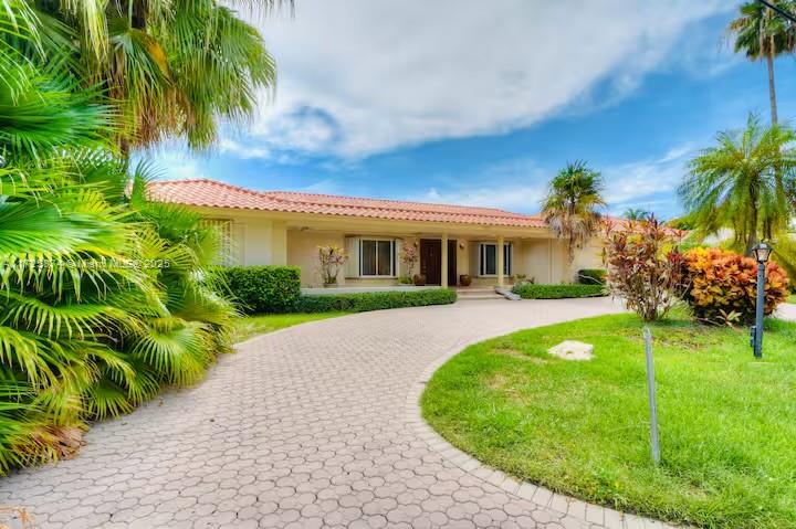 12 Isla Bahia Dr Property Photo 2