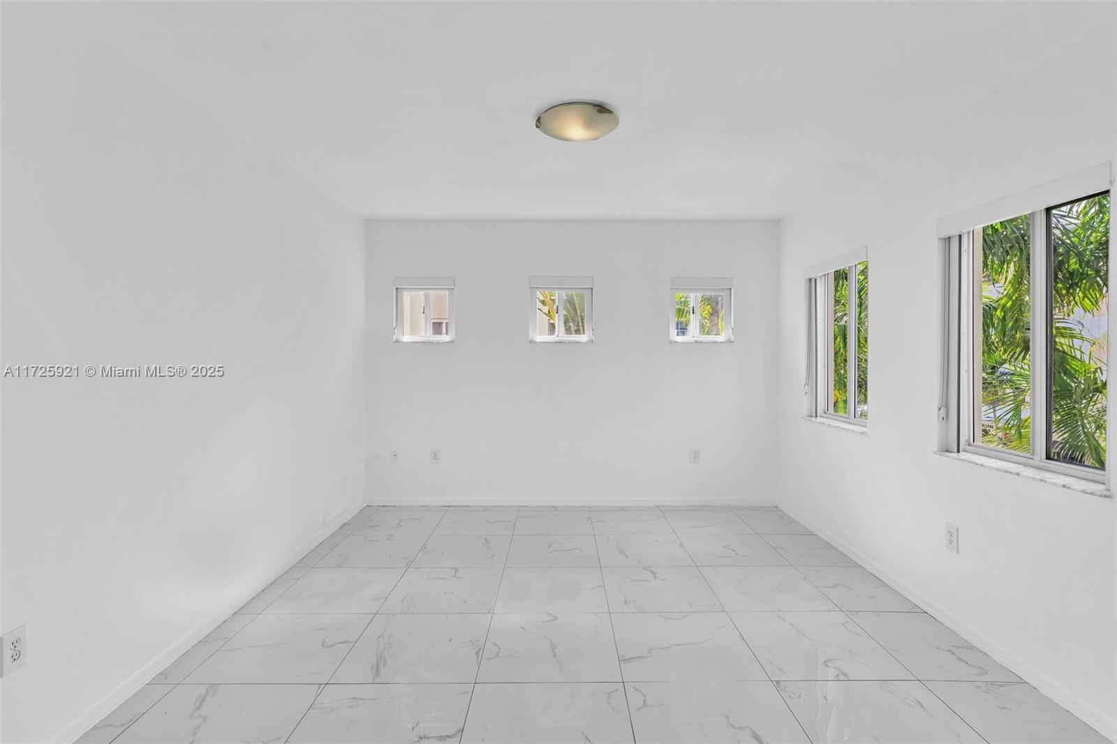 10065 Bay Harbor Ter Property Photo 19