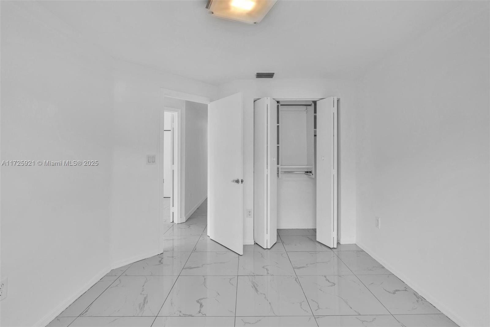 10065 Bay Harbor Ter Property Photo 28