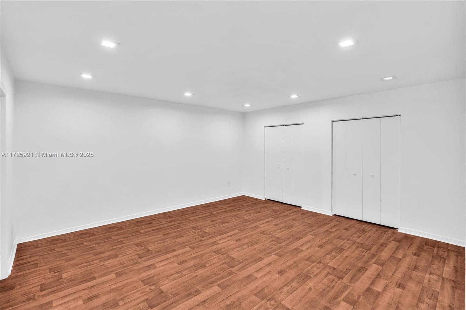 10065 Bay Harbor Ter Property Photo 30