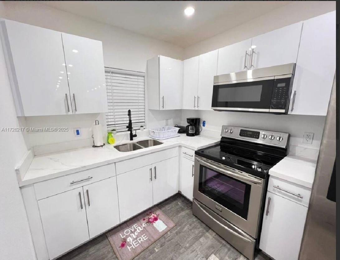 1741 Nw 68th Ter Property Photo 3