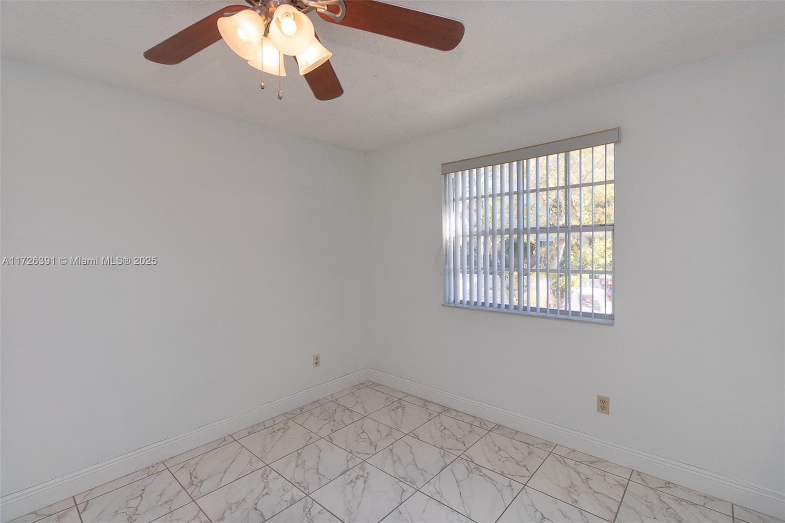 18304 Nw 68th Ave L Property Photo 12