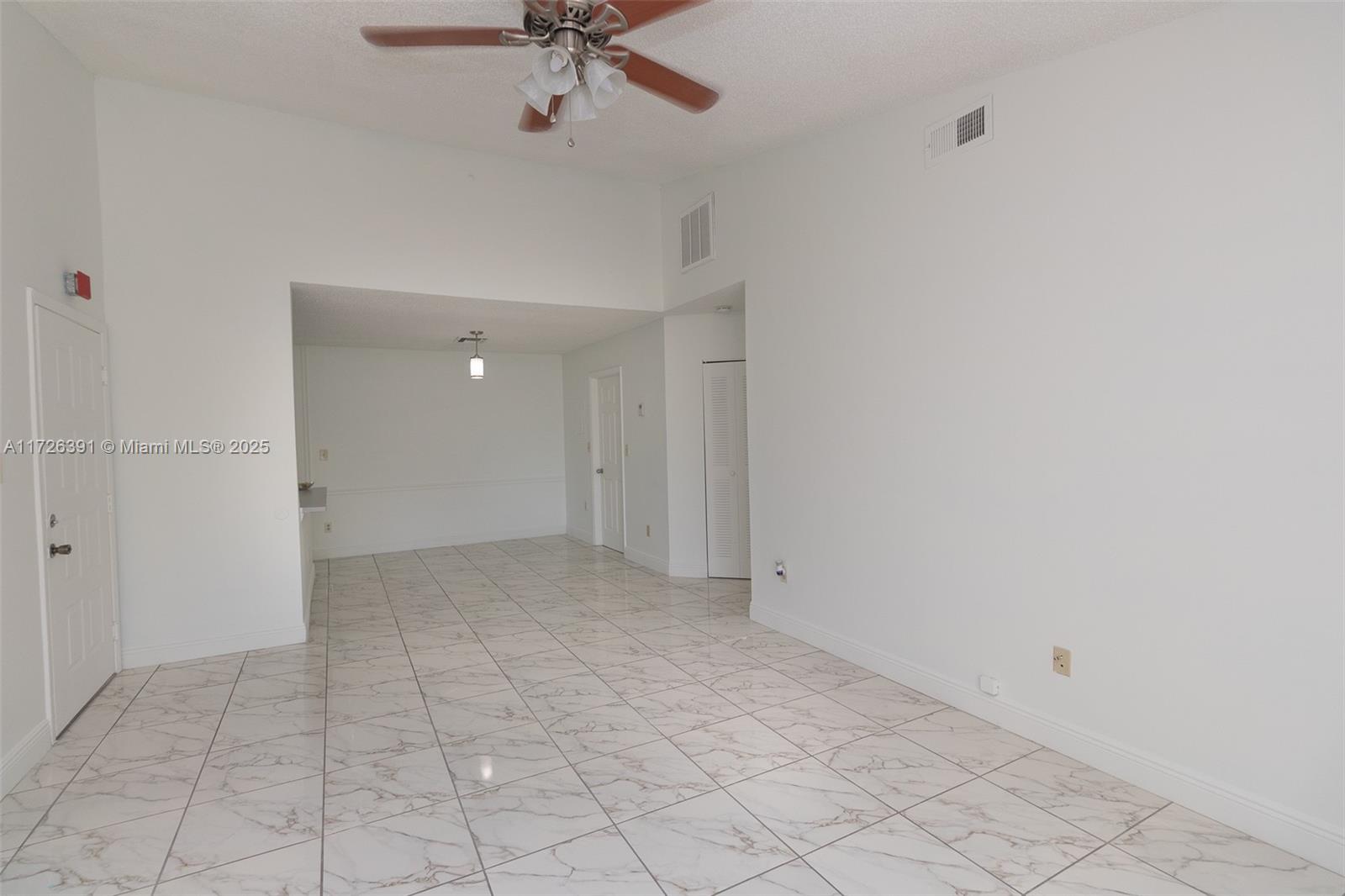 18304 Nw 68th Ave L Property Photo 14