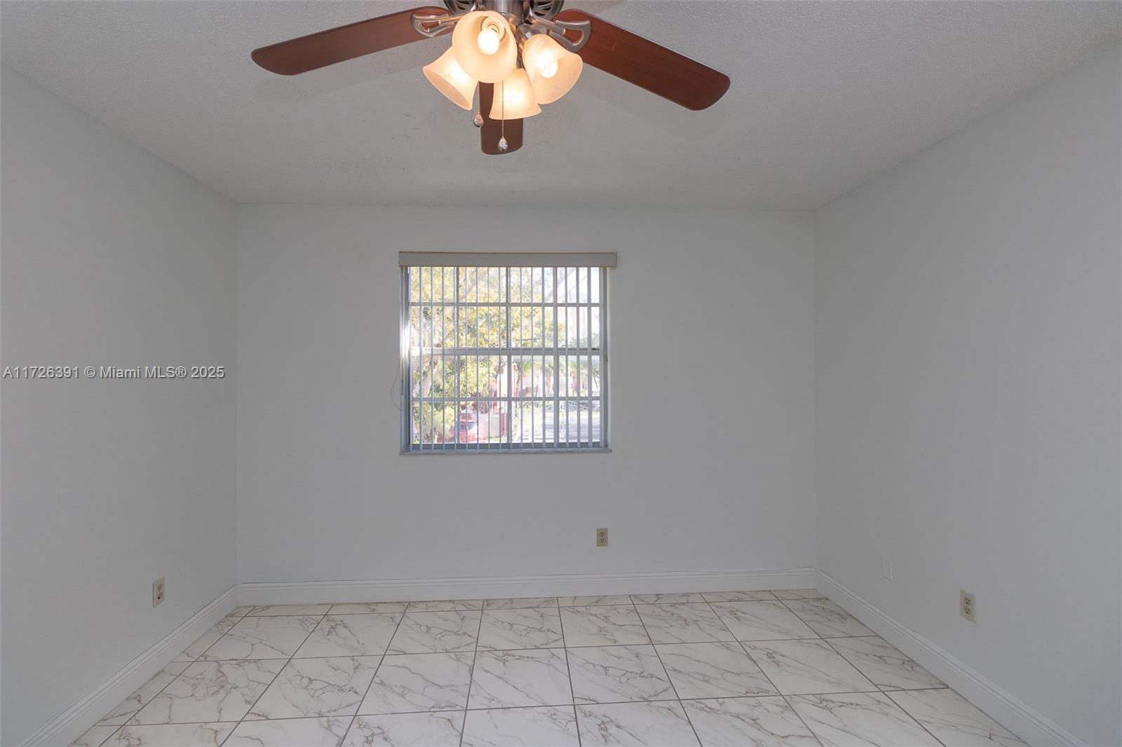 18304 Nw 68th Ave L Property Photo 16