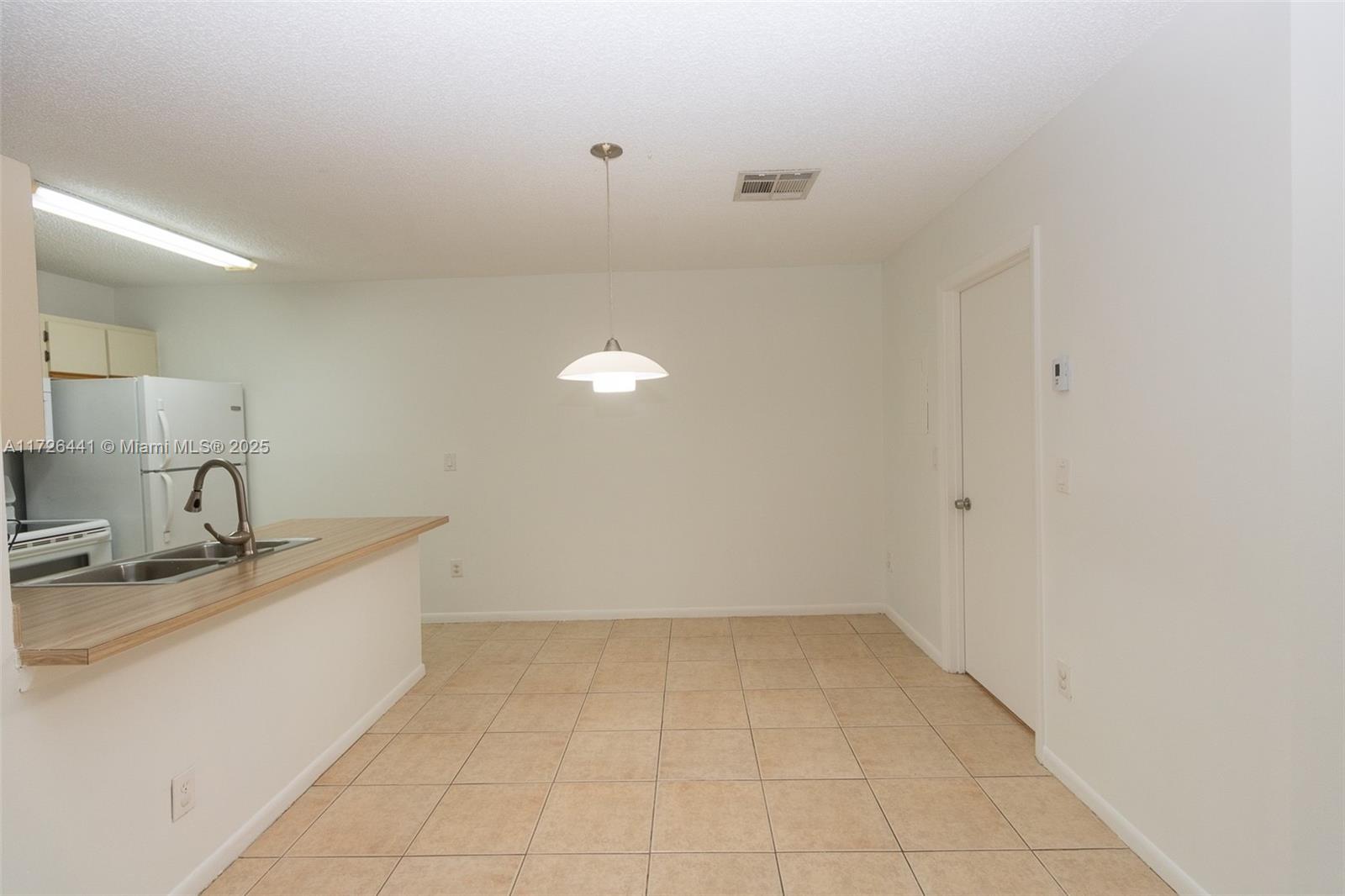 18328 Nw 68th Ave P Property Photo 5