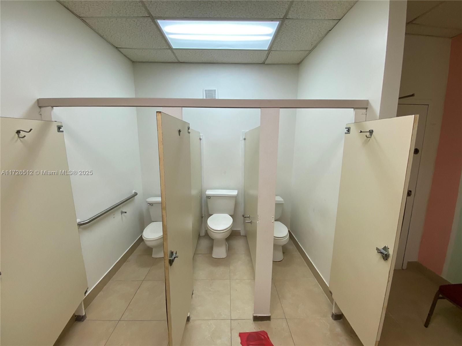2475 S Park Ave Property Photo 15