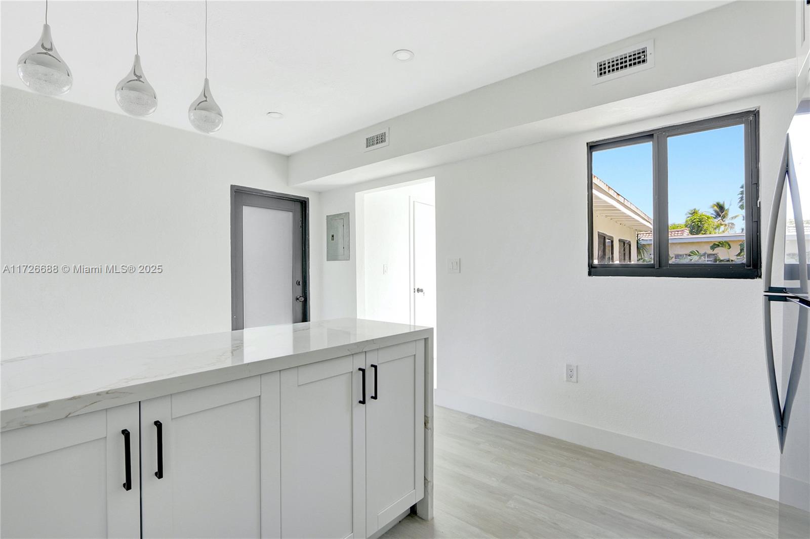 2454 Garfield St Property Photo 15