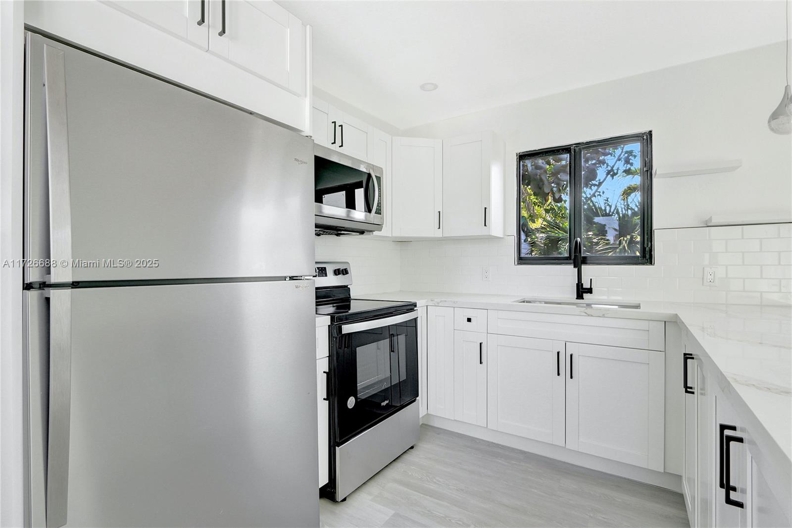 2454 Garfield St Property Photo 16