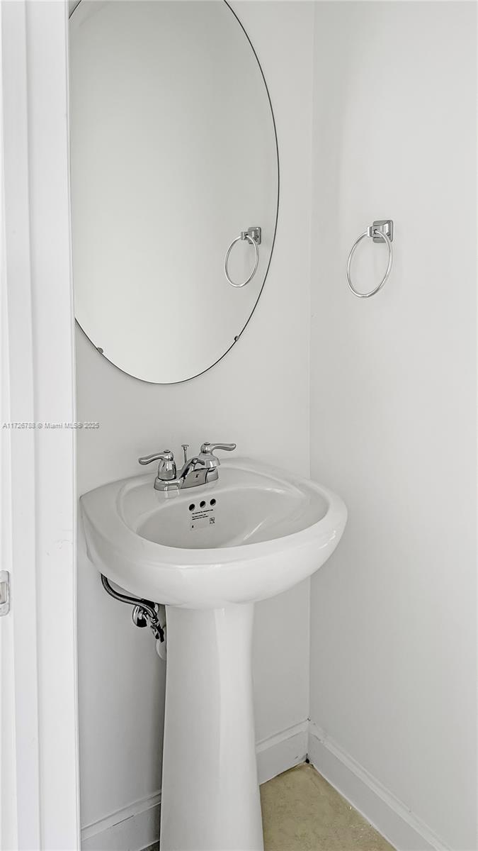 2618 Se 29 St 2618 Property Photo 9