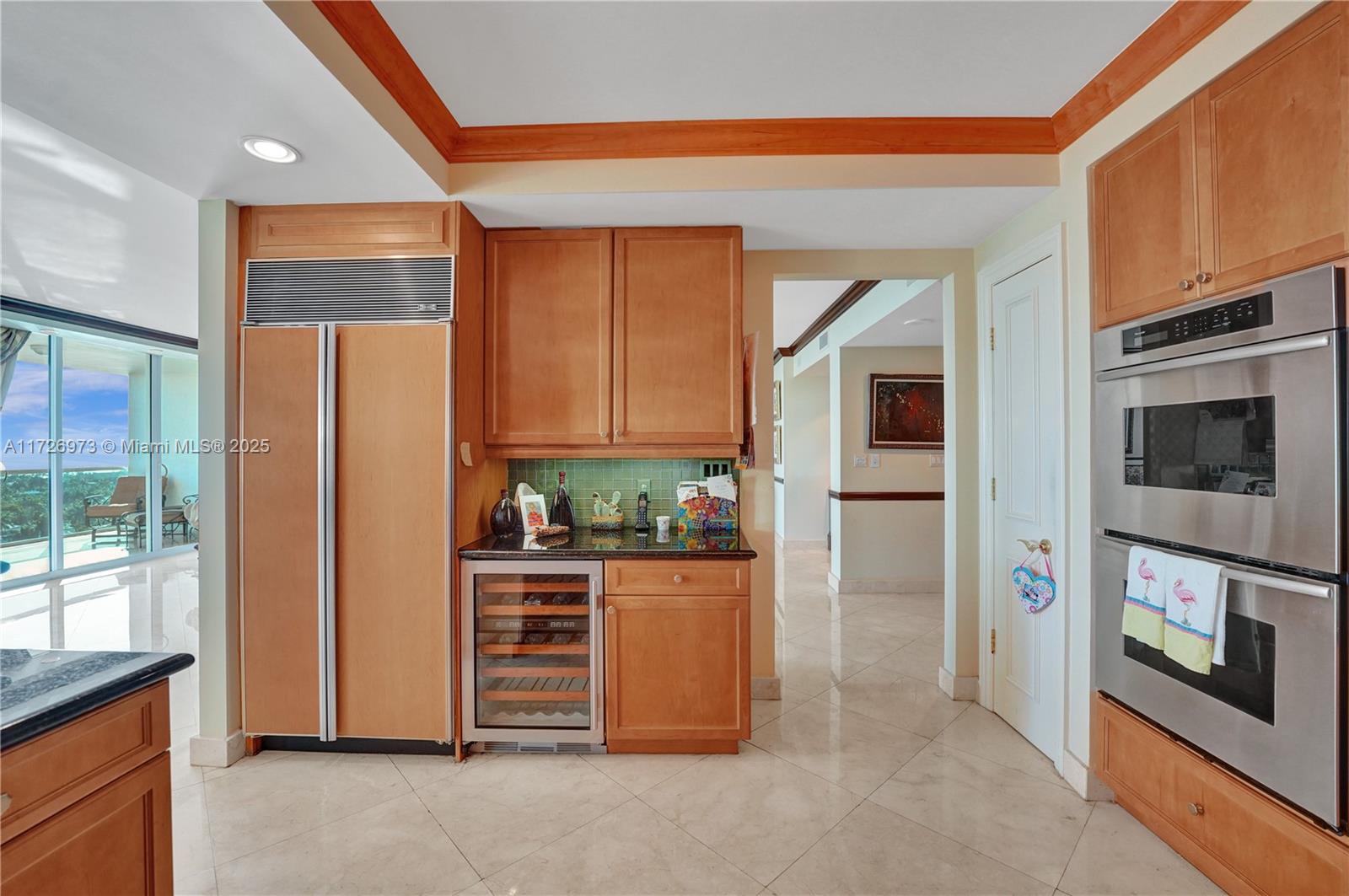 20201 E Country Club Dr 1203 Property Photo 29