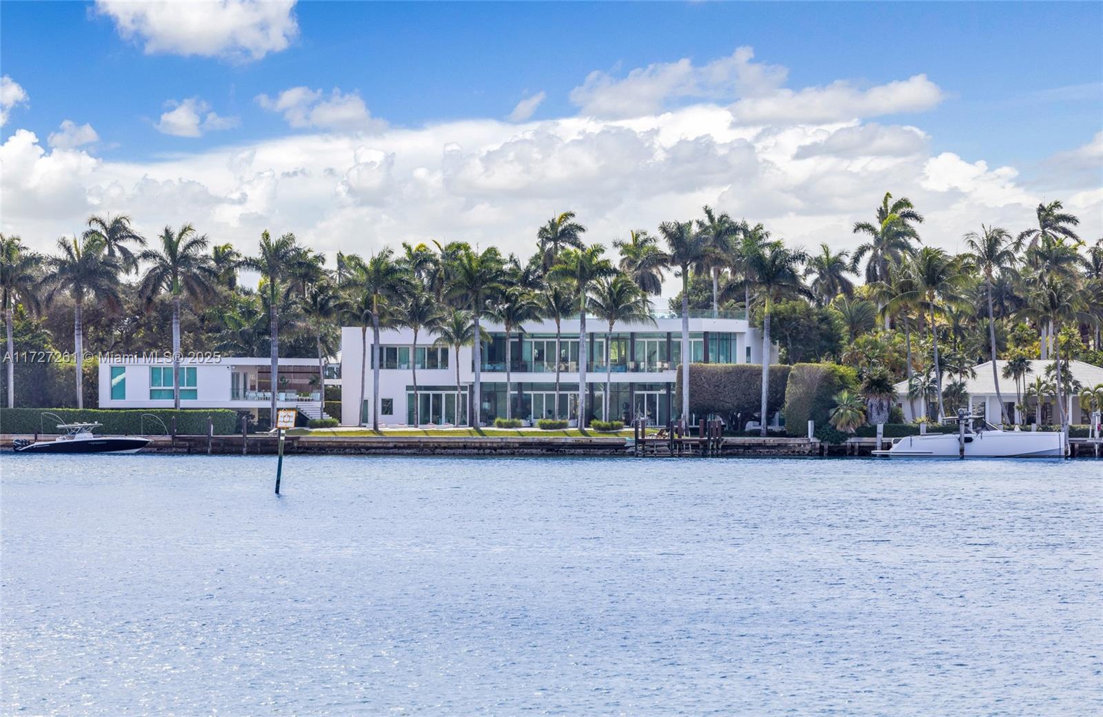 6830 Indian Creek Dr 1d Property Photo 2