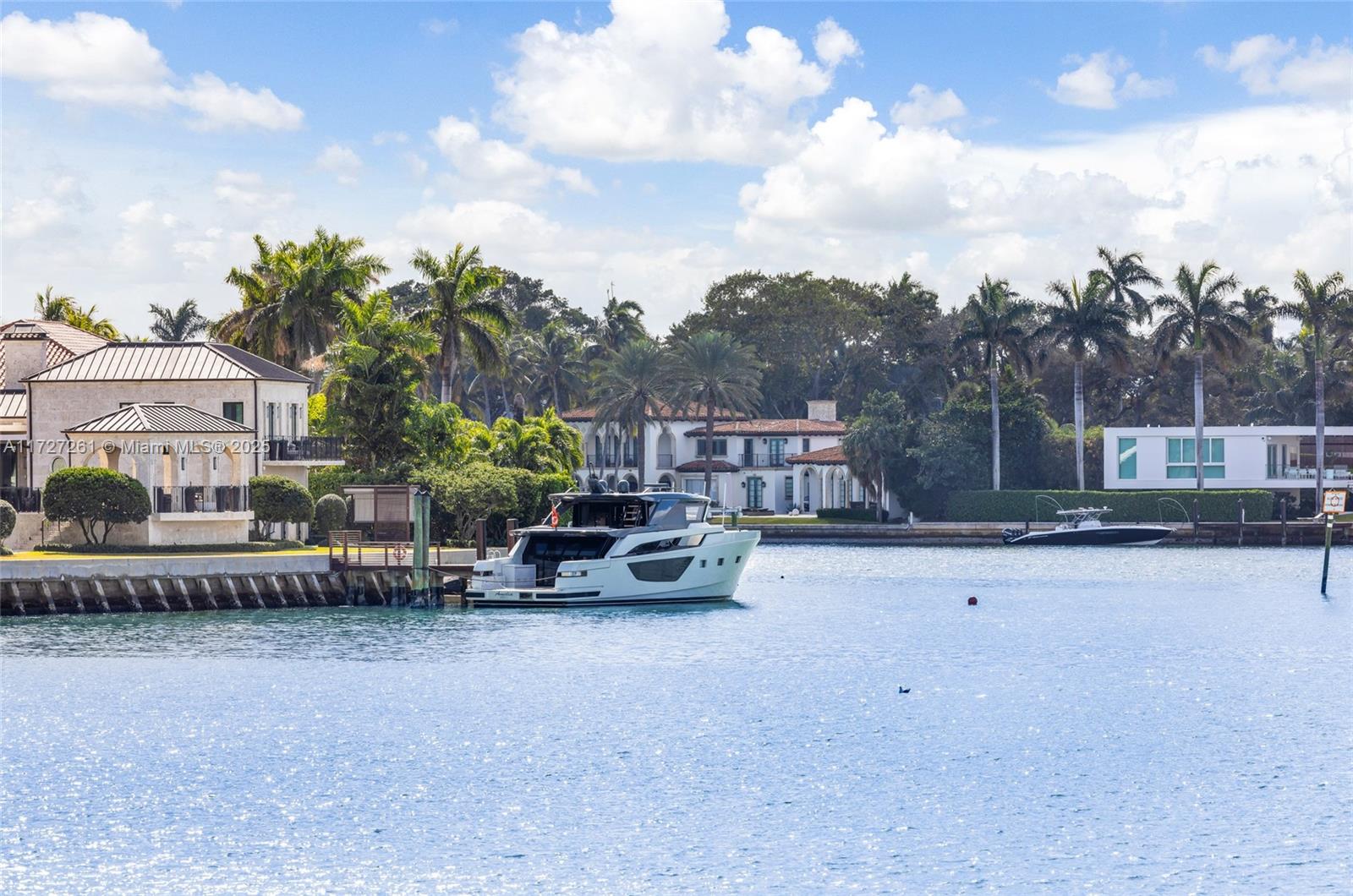 6830 Indian Creek Dr 1d Property Photo 4