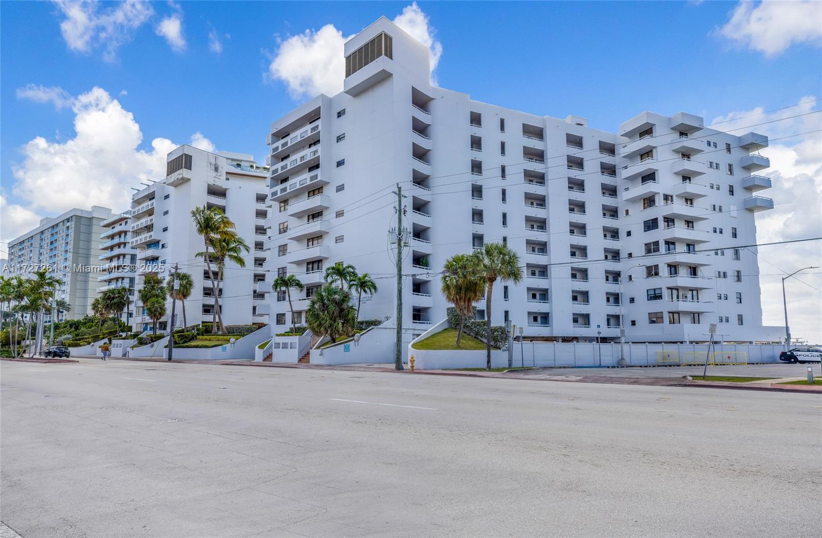 6830 Indian Creek Dr 1d Property Photo 42