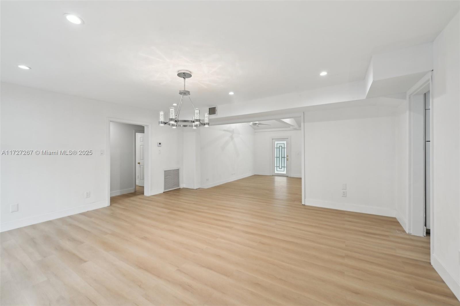 299 S Biscayne River Dr Property Photo 12