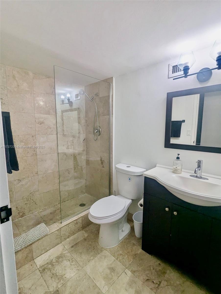 17021 N Bay Rd 805 Property Photo 10