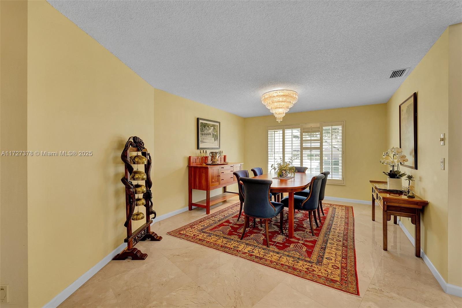 444 Glenbrook Dr Property Photo 5