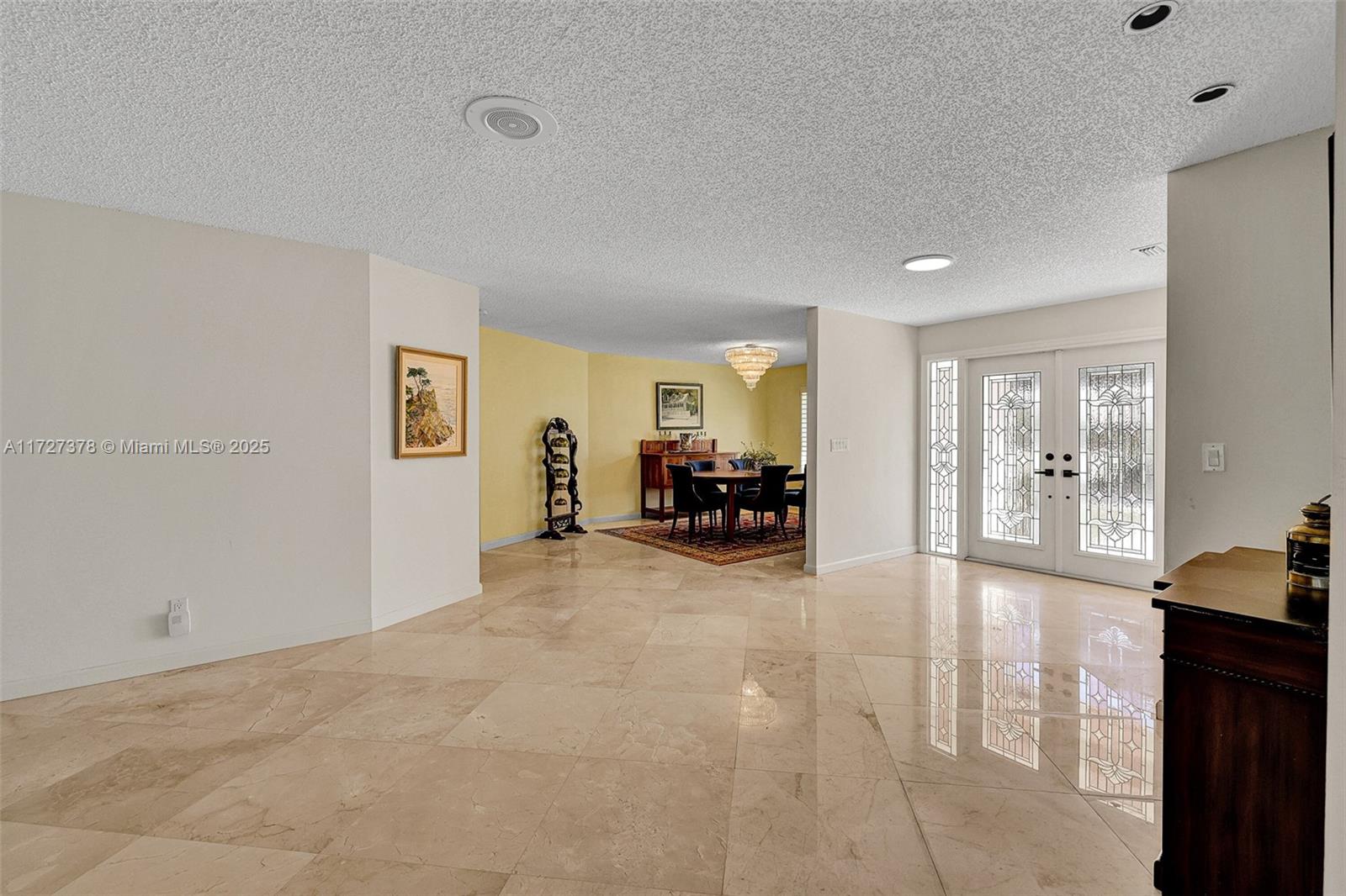 444 Glenbrook Dr Property Photo 7