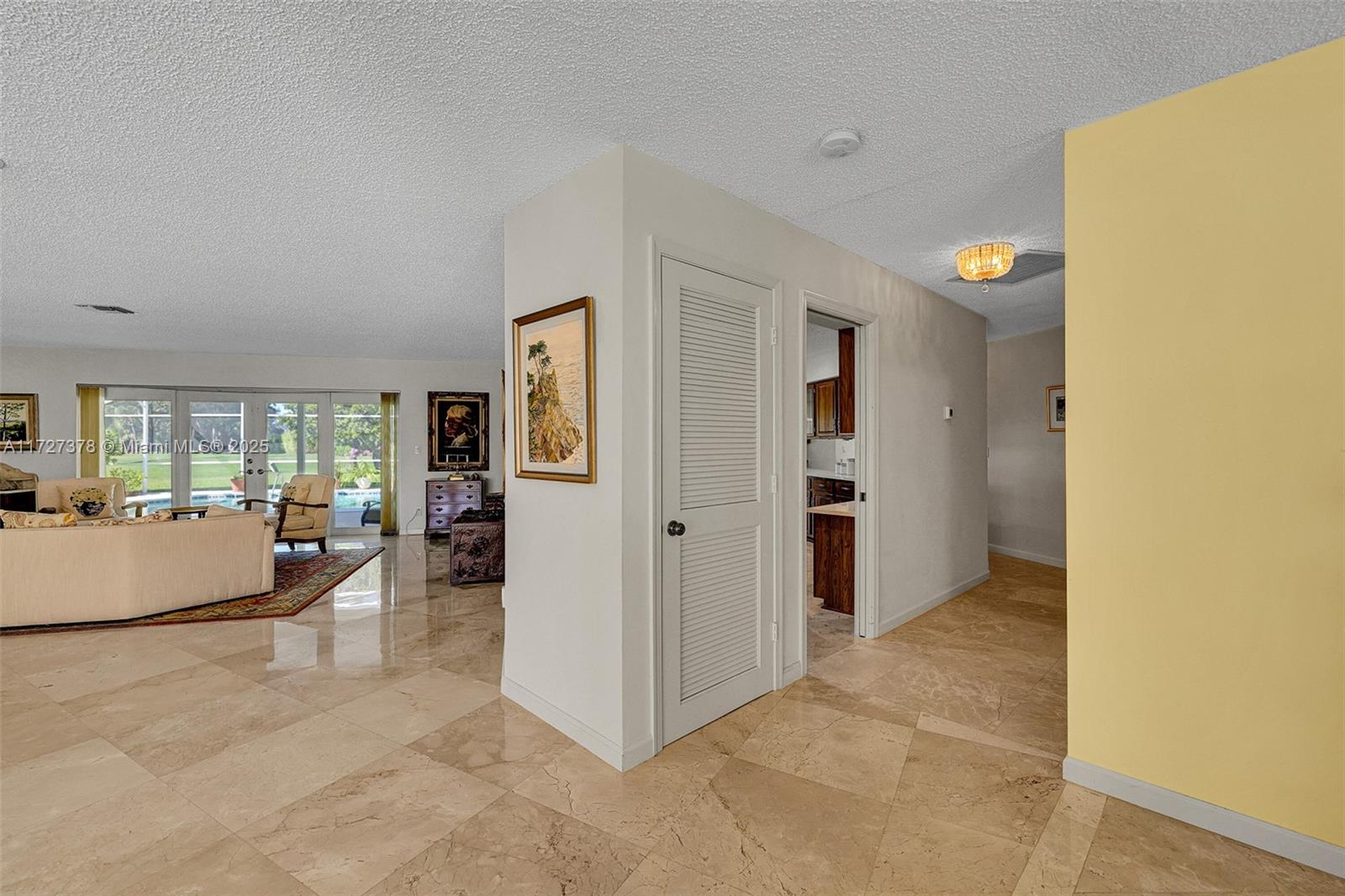 444 Glenbrook Dr Property Photo 8