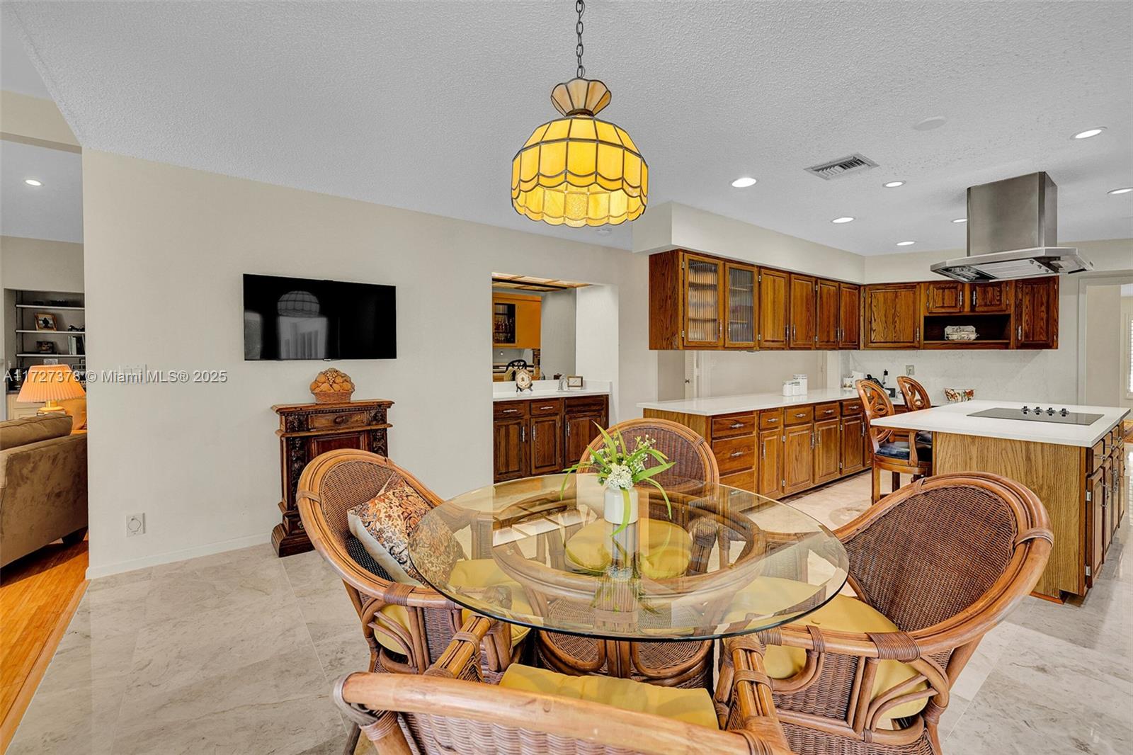 444 Glenbrook Dr Property Photo 11