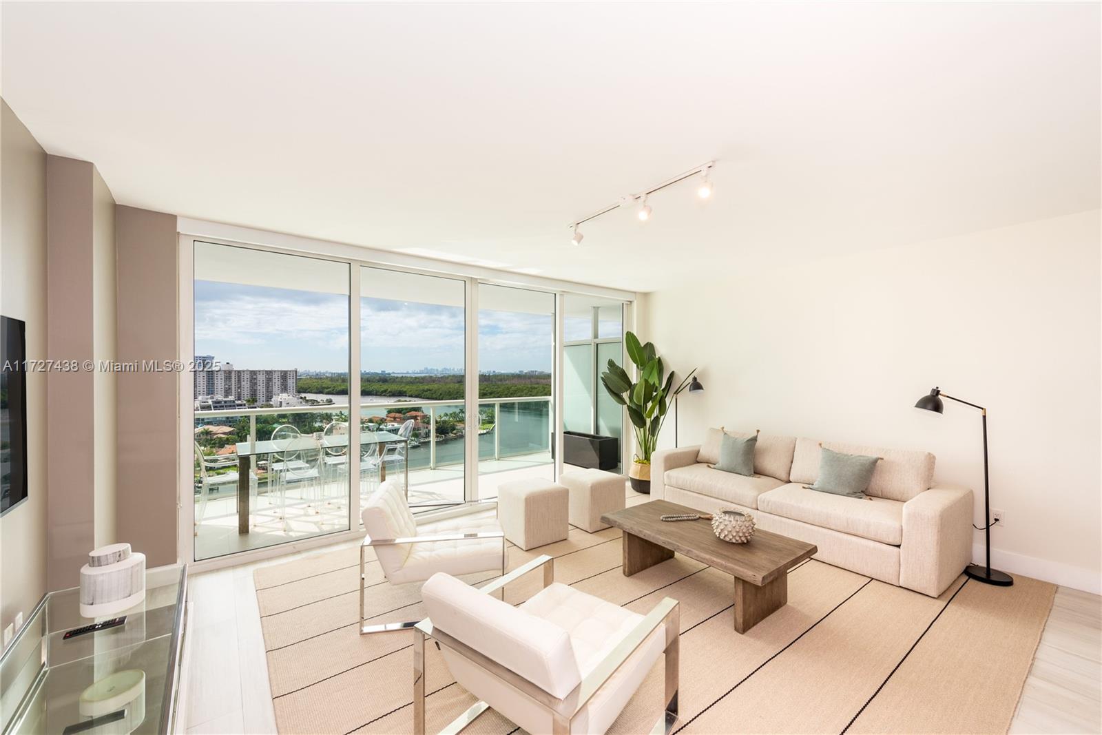 400 Sunny Isles Blvd 1518 Property Photo