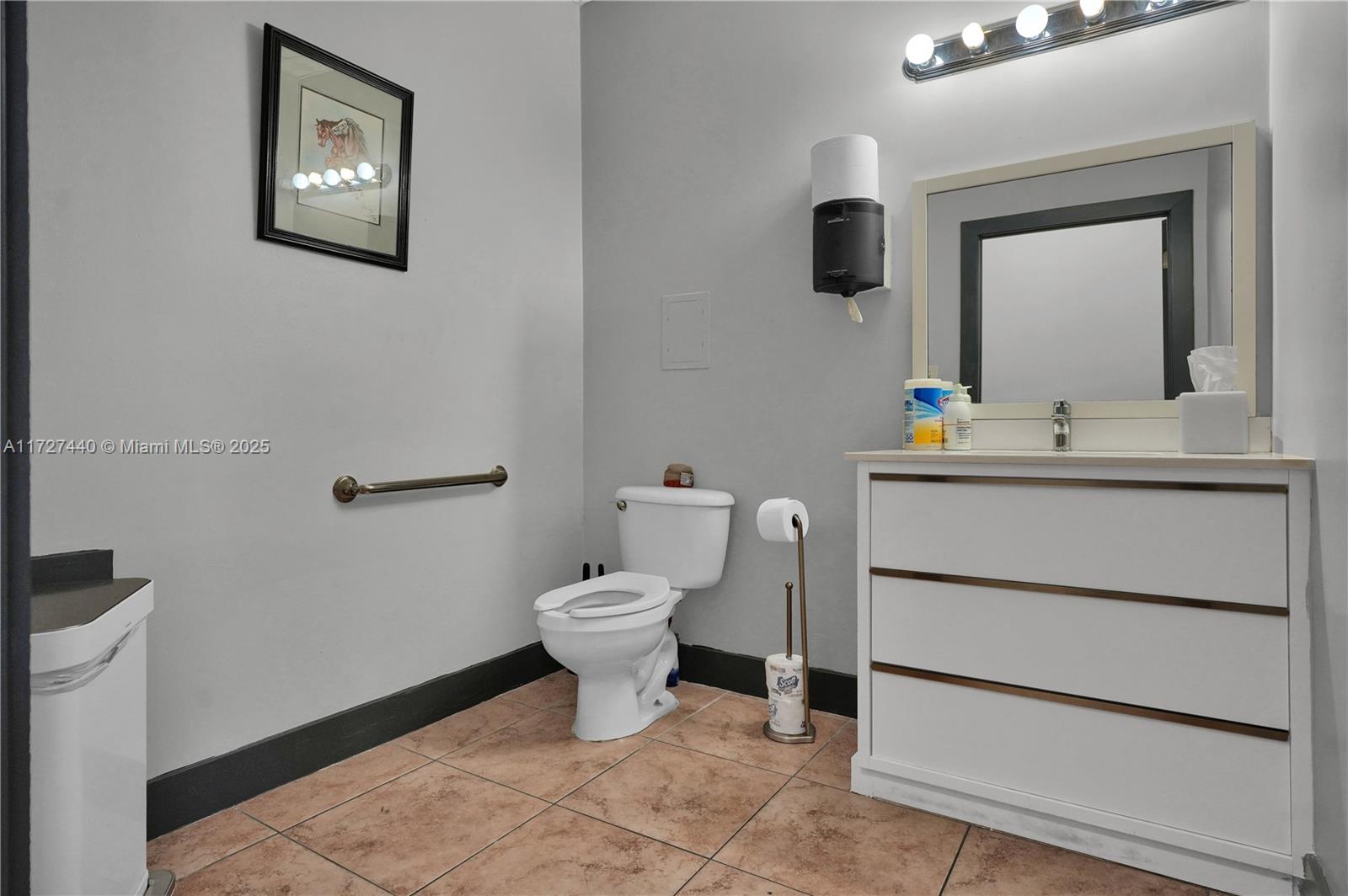 8115 Nw 33rd St 8115 Property Photo 14